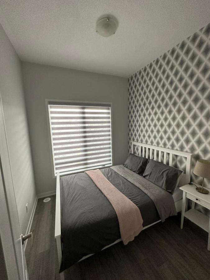Modern Townhouse, Vaughan, Ontario, Canada Екстериор снимка