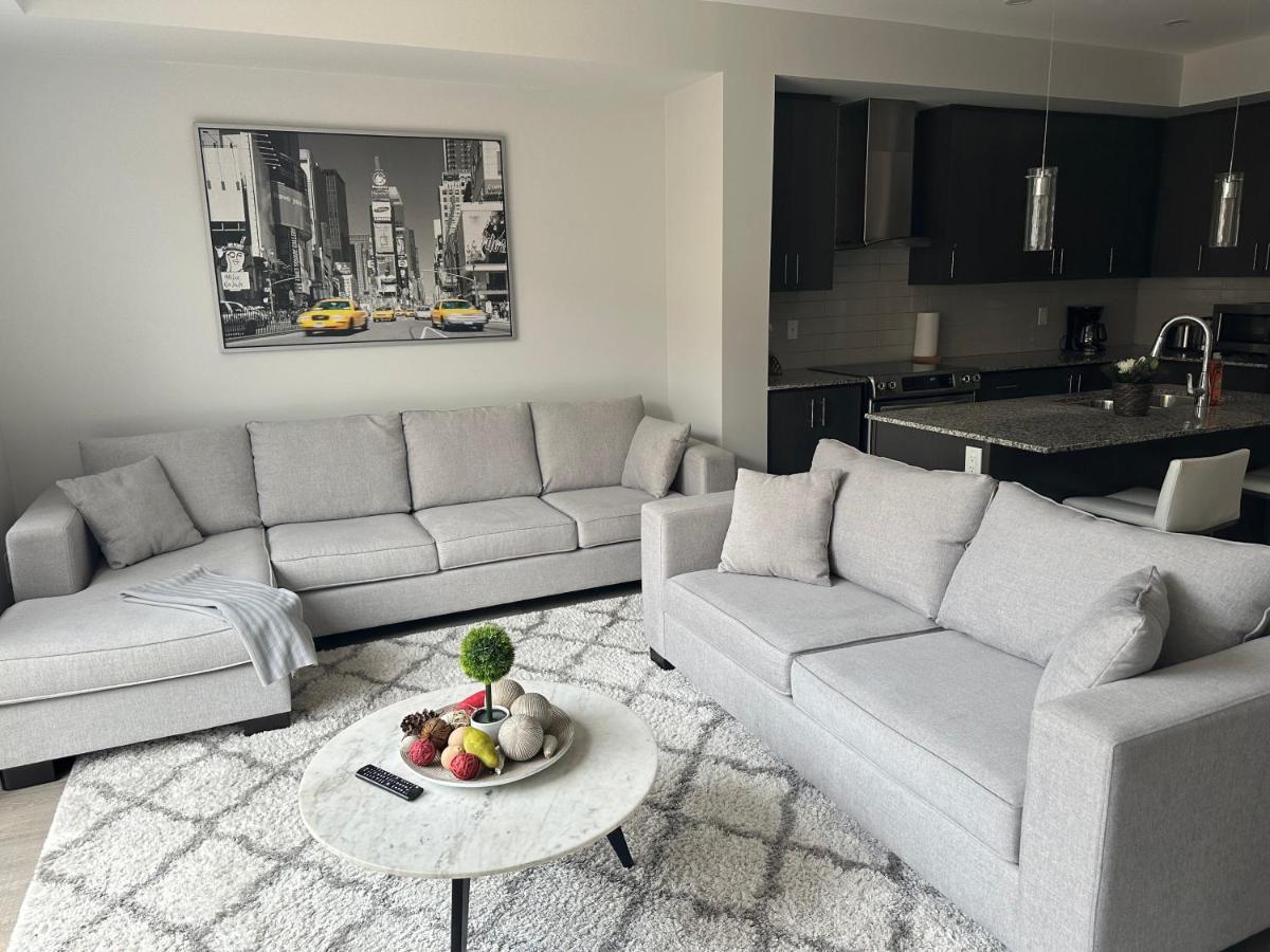 Modern Townhouse, Vaughan, Ontario, Canada Екстериор снимка