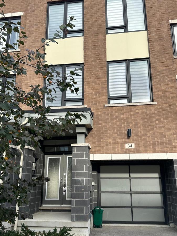 Modern Townhouse, Vaughan, Ontario, Canada Екстериор снимка