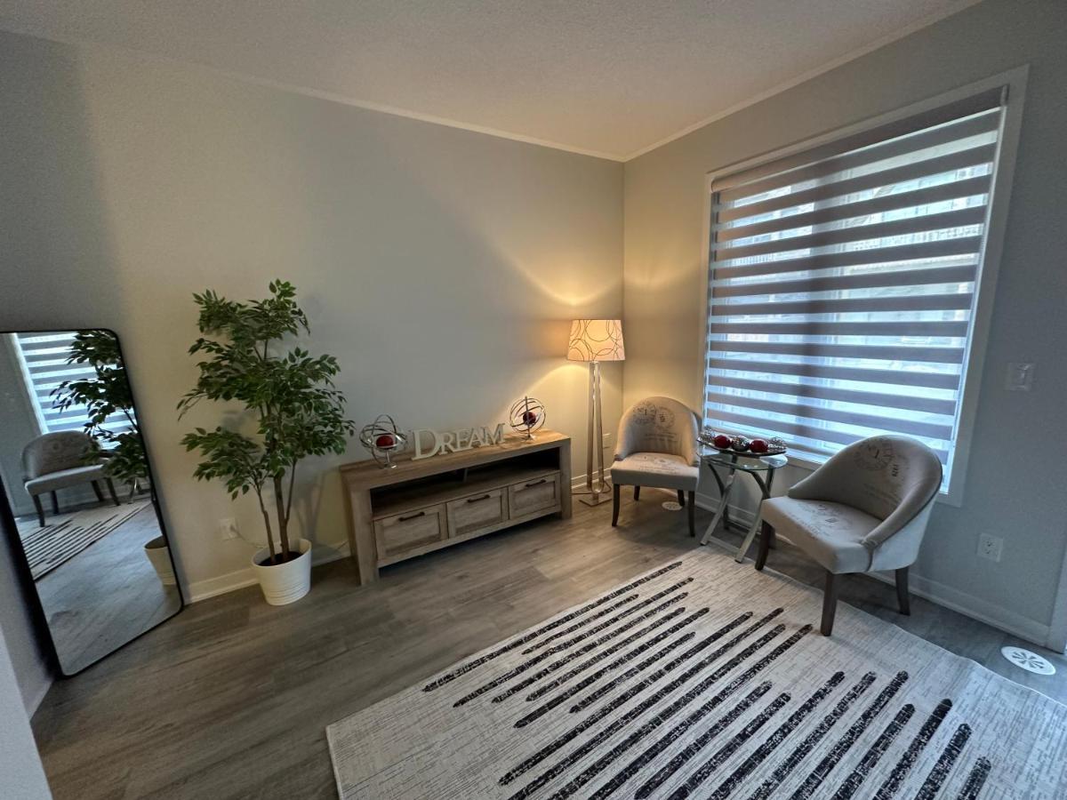 Modern Townhouse, Vaughan, Ontario, Canada Екстериор снимка